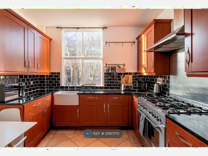 2 Bedroom Maisonette To Rent In Hothams Court, York, YO1