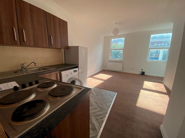 1 Bedroom Flat To Rent In Wood Street, Walthamstow, E17