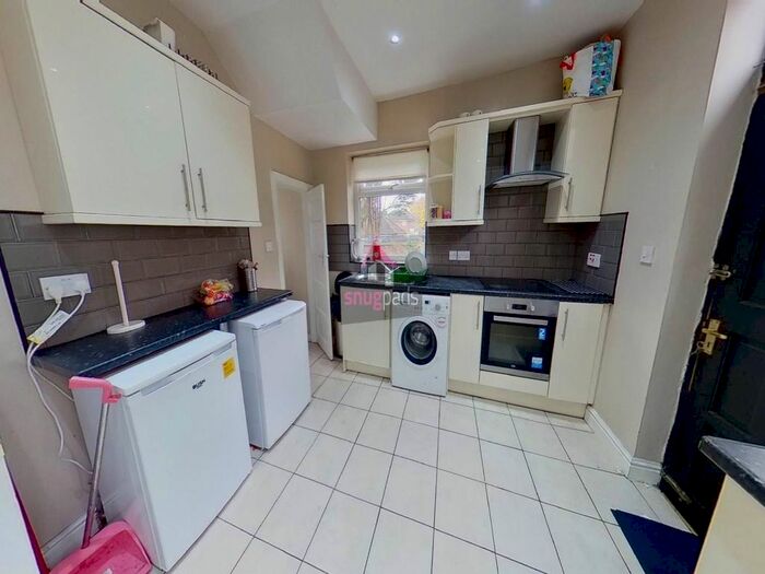 4 Bedroom Property To Rent In Bolton Road, Salford, Manchester, M6