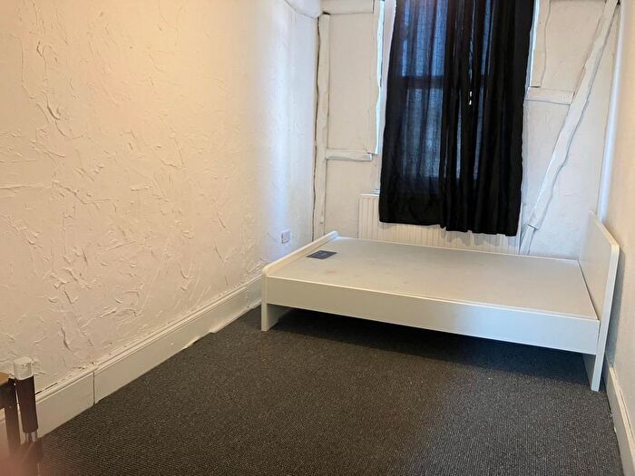 2 Bedroom Flat To Rent In Barking Road, London, E13