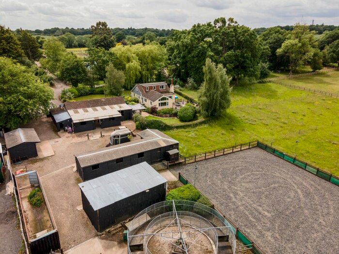 4 Bedroom Detached House For Sale In Nathans Lane, Writtle, Chelmsford, CM1