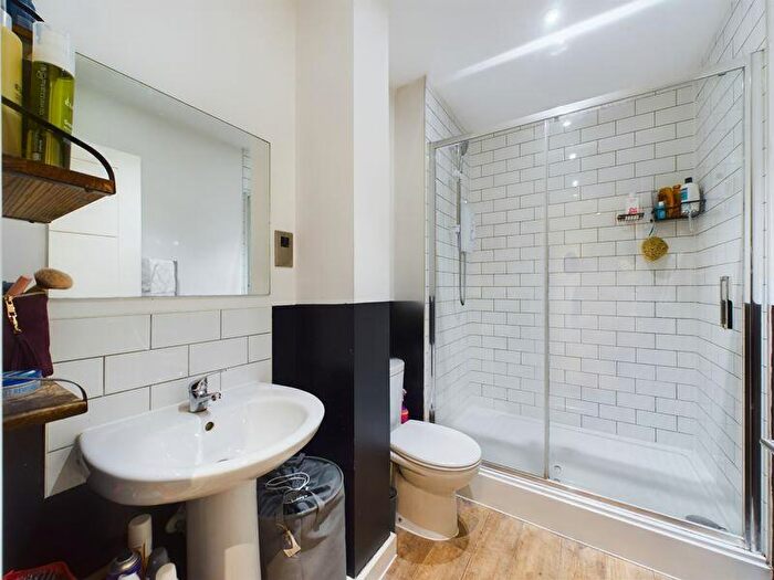 1 Bedroom Flat For Sale In Eastern Avenue, Gloucester, GL4