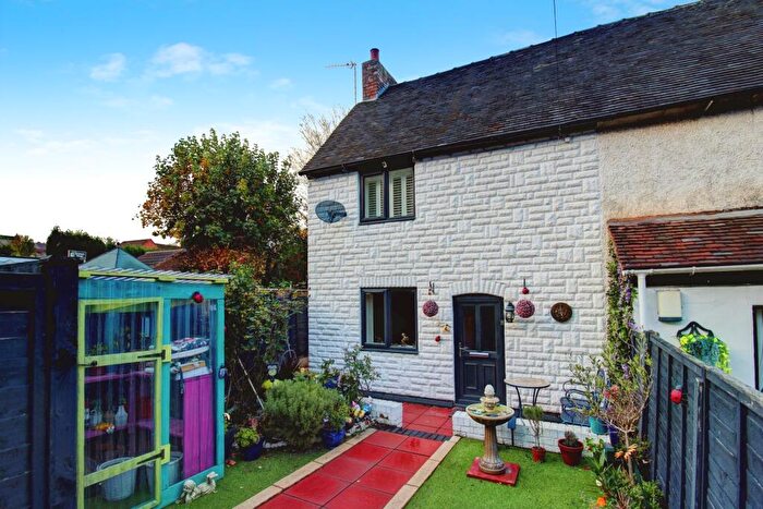 3 Bedroom Cottage For Sale In Watling Street, Tamworth, B77