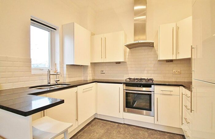 1 Bedroom Flat To Rent In White Lodge Close, Isleworth, TW7