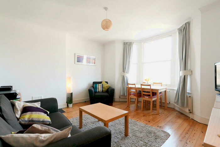 1 Bedroom Flat To Rent In Colyton Road, East Dulwich, SE22