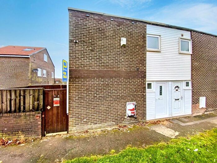 3 Bedroom Semi Detached House To Rent In Balliol Close, Peterlee, Durham, SR8