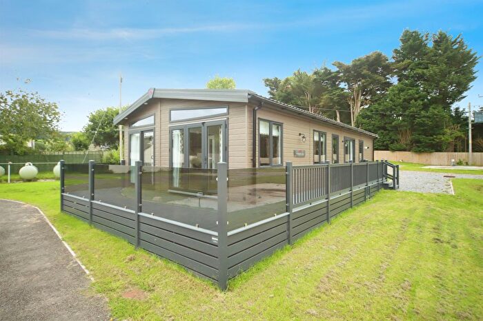 2 Bedroom Mobile/park Home For Sale In Crowcombe, Taunton, TA4