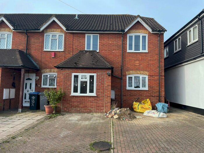 5 Bedroom Semi-Detached House To Rent In Charterhouse Avenue, Wembley, HA0