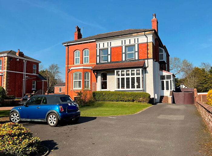 5 Bedroom Semi-Detached House For Sale In Saxon Road, Birkdale, Southport, PR8