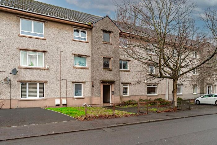 3 Bedroom Flat For Sale In / West Pilton Gardens, Pilton, Edinburgh, EH4