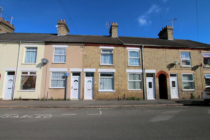 2 Bedroom Cottage To Rent In County Road, March, PE15