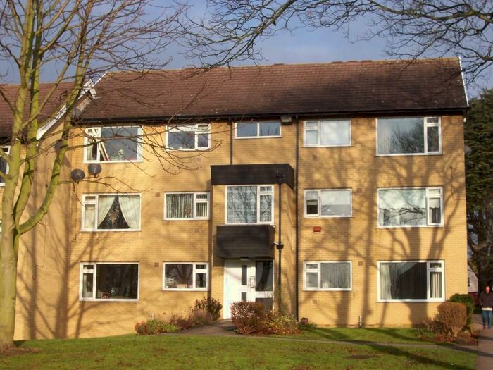 2 Bedroom Flat To Rent In Newall Close, Otley, West Yorkshire, LS21