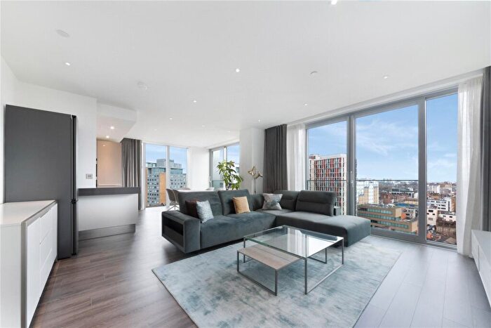 3 Bedroom Apartment To Rent In Chaucer Gardens, London, E1