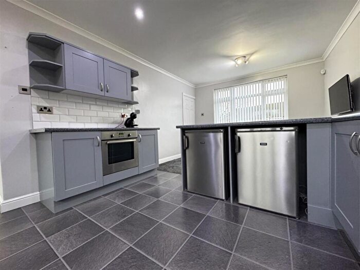 3 Bedroom End Of Terrace House For Sale In Carmodale Avenue, Great Barr, Birmingham, B42