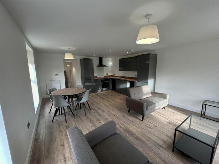 2 Bedroom Flat To Rent In Park Terrace, Liverpool, Merseyside, L22