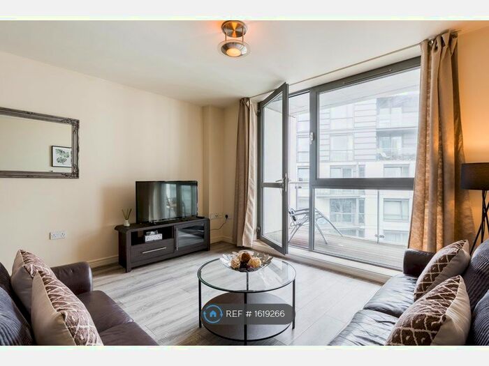 2 Bedroom Flat To Rent In Centenary Plaza, Birmingham, B1