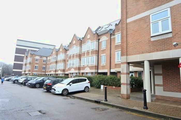 2 Bedroom Flat To Rent In Ealing Green, London W5