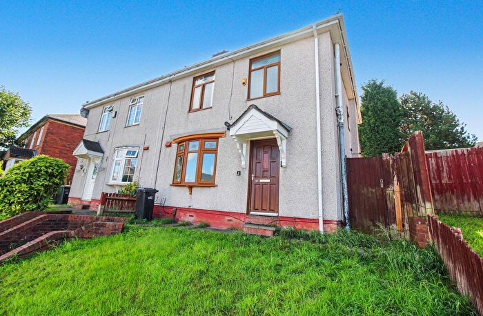 3 Bedroom Semi-detached House For Sale In Bridgewater Crescent, Dudley, DY2