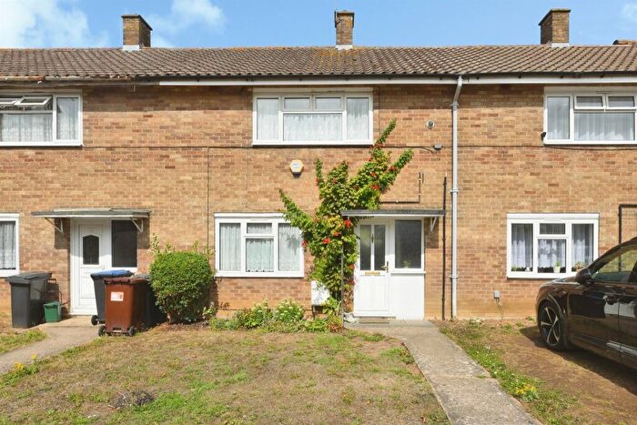 2 Bedroom Terraced House For Sale In Sharpecroft, Harlow, CM19