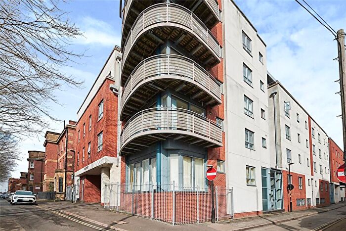 2 Bedroom Flat For Sale In Arthur Place, Birmingham, West Midlands, B1