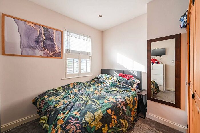 3 Bedroom End Terrace House For Sale In Kingfield Street, Canary Wharf, London, E14