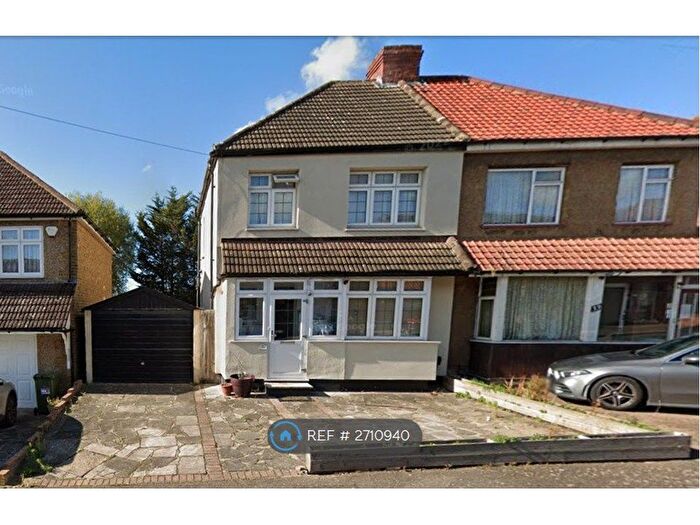 3 Bedroom Semi-Detached House To Rent In Kenilworth Avenue, Romford, RM3