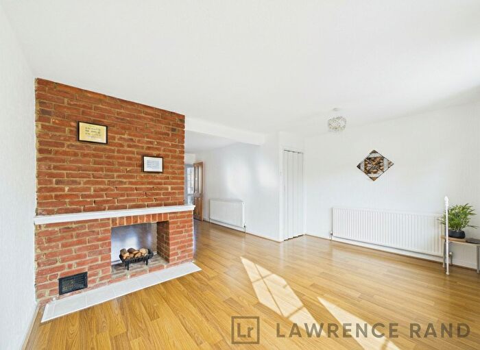 4 Bedroom Semi Detached House To Rent In Verwood Road, Harrow, HA2