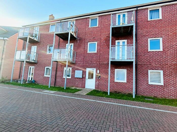 2 Bedroom Flat To Rent In Honduras Gardens, MK3