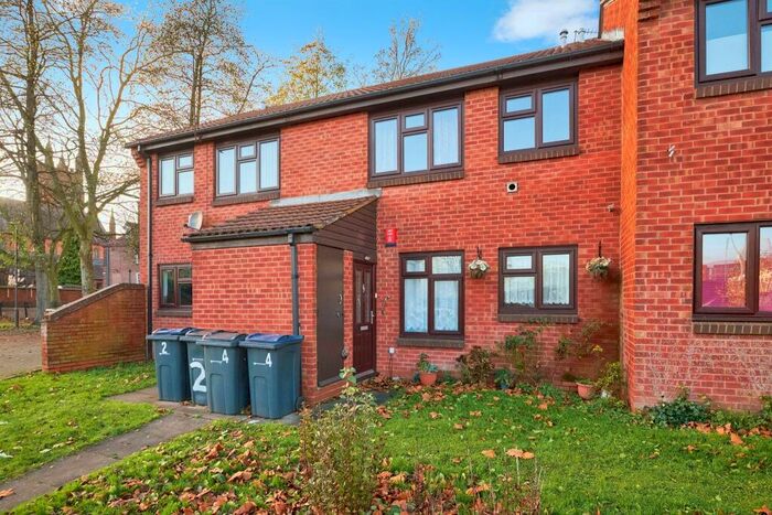 1 Bedroom Maisonette To Rent In Boar Hound Close, Birmingham, B18