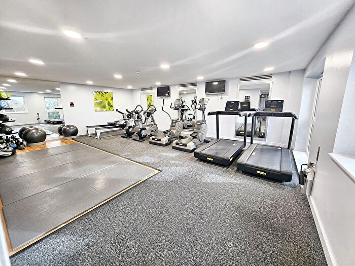 2 Bedroom Flat To Rent In Howard Road, Stanmore, HA7