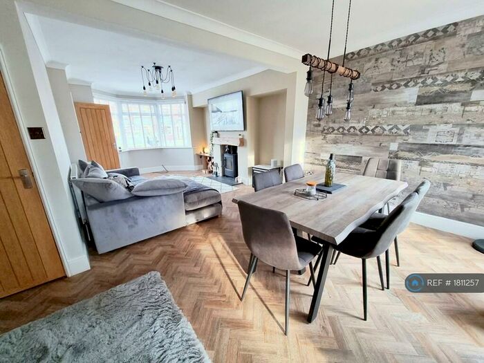 2 Bedroom Terraced House To Rent In Reldene Drive, Hull, HU5