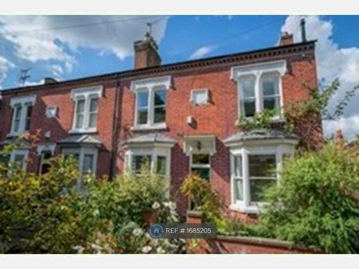 4 Bedroom Semi-Detached House To Rent In Brookhouse Avenue, Leicester, LE2