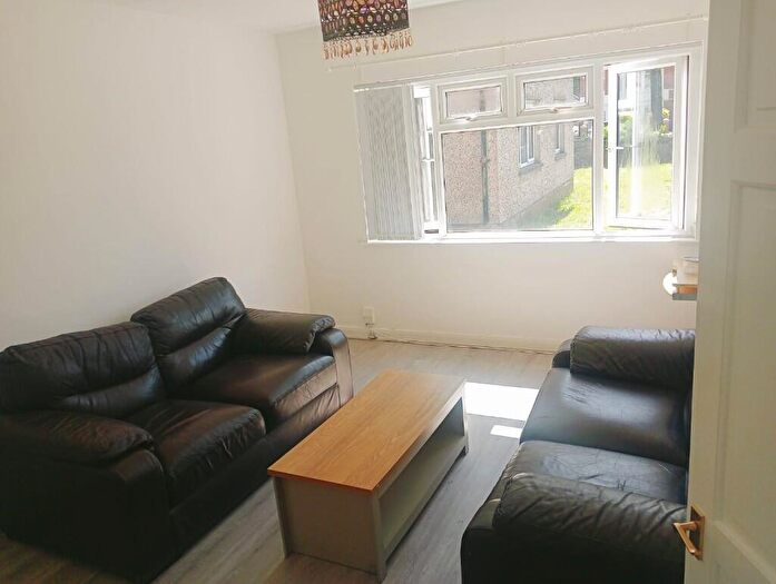 2 Bedroom Flat To Rent In Heathwood Road, Cardiff(City), CF14