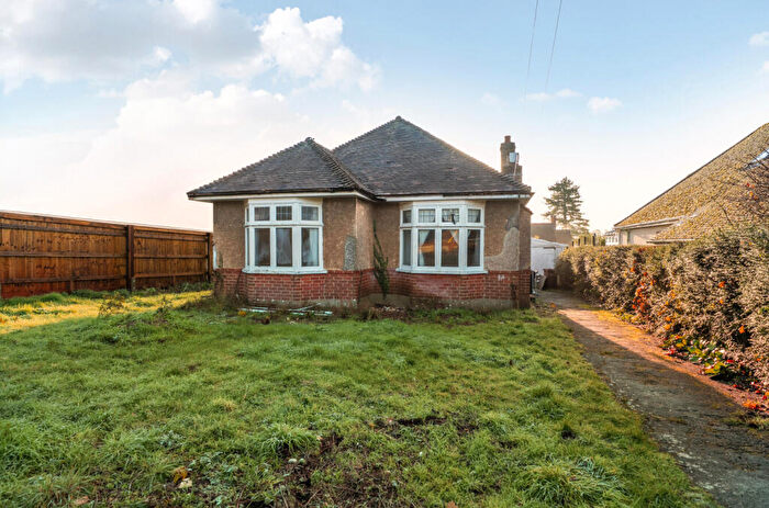 2 Bedroom Bungalow For Sale In Uplands Road, Winchester, Hampshire, SO22