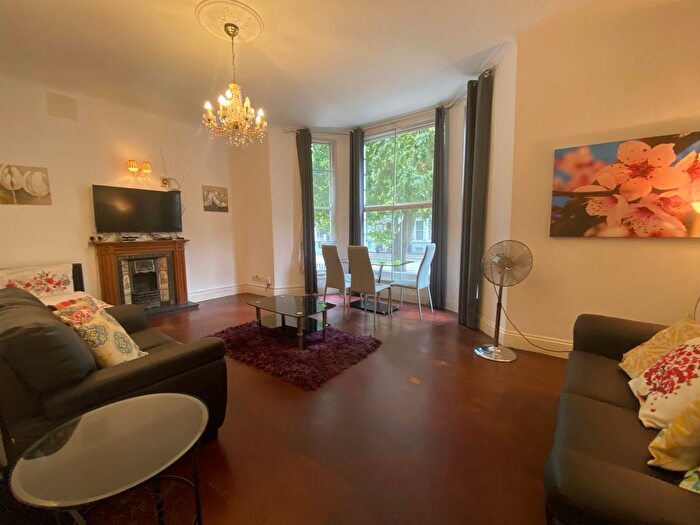 2 Bedroom Flat To Rent In Cromwell Road, London, SW5