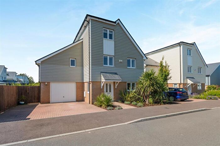 4 Bedroom Detached House For Sale In George Close, Capel-Le-Ferne, Folkestone, CT18