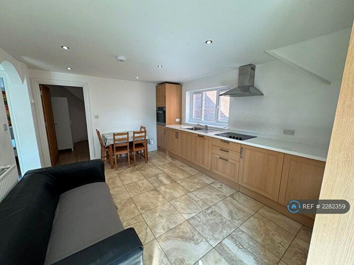4 Bedroom Flat To Rent In Headington, Headington, Oxford, OX3