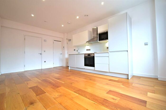 Apartment To Rent In High Street, Maidenhead, SL6