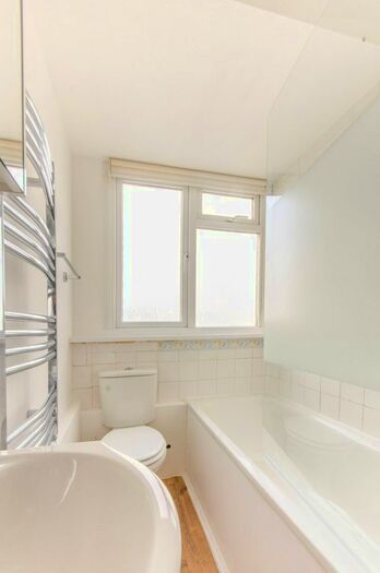 2 Bedroom Flat To Rent In Granville Place, Finchley, London, N12