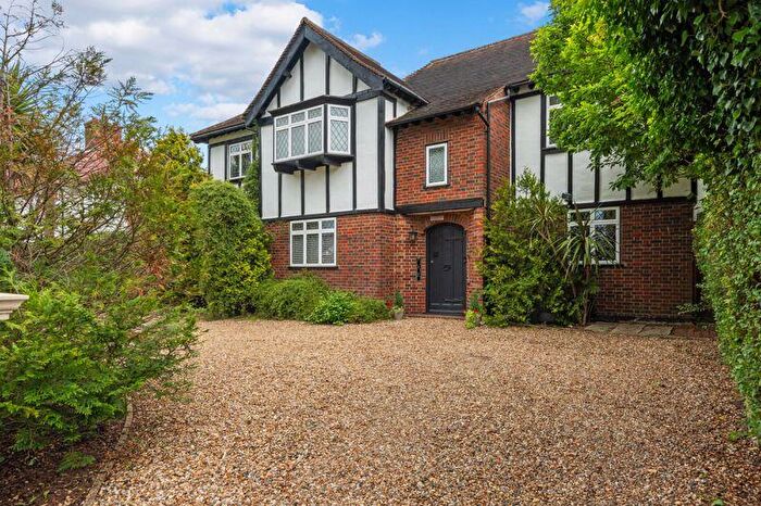 5 Bedroom Detached House For Sale In Kingsmead Avenue, Worcester Park, KT4