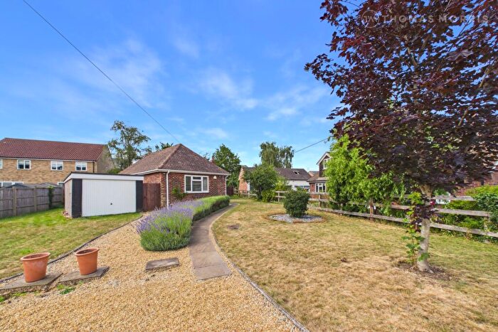 2 Bedroom Bungalow For Sale In Bell Lane, Fenstanton, Huntingdon, Cambridgeshire, PE28