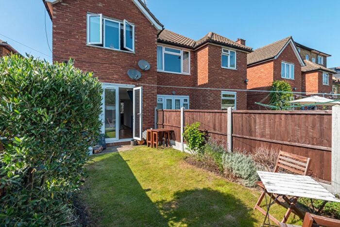 1 Bedroom Flat To Rent In Orford Road, Walthamstow, E17