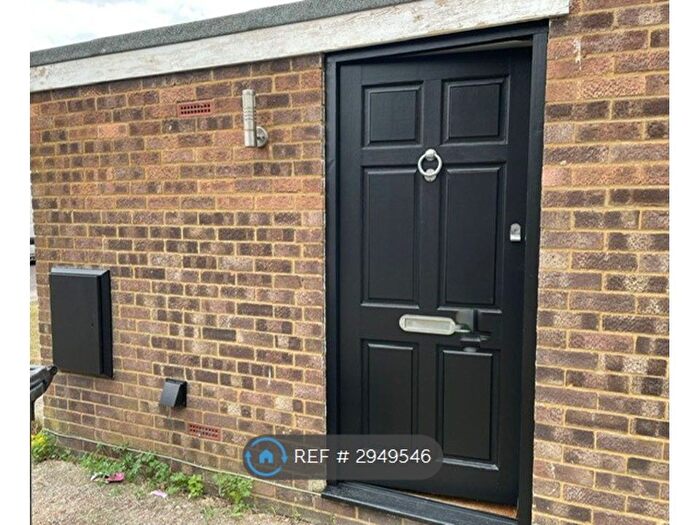 2 Bedroom Maisonette To Rent In Queens Road, Royston, SG8