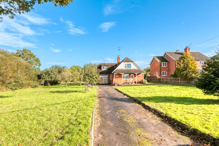4 Bedroom Detached House For Sale In Forest Road, Wokingham, RG40