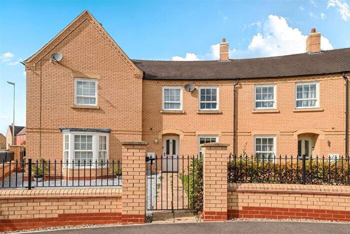3 Bedroom Terraced House For Sale In Markham Rise, Bedford, MK41