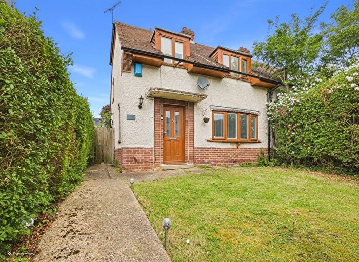 3 Bedroom Semi Detached House For Sale In Masefield Crescent, Romford, RM3