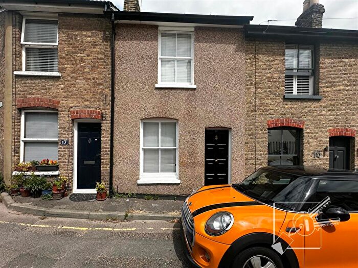 2 Bedroom Terraced House To Rent In Constitution Hill, Gravesend, DA12