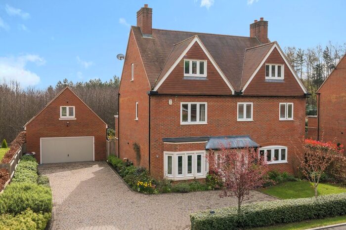 5 Bedroom Detached House For Sale In Brackenwood, Midhurst, GU29