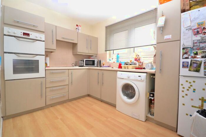 2 Bedroom Apartment To Rent In Gay Court, London Road West, Bath, BA1