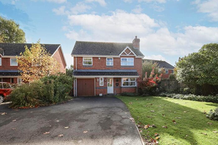 4 Bedroom Detached House For Sale In Blakes Farm Road, Horsham, RH13